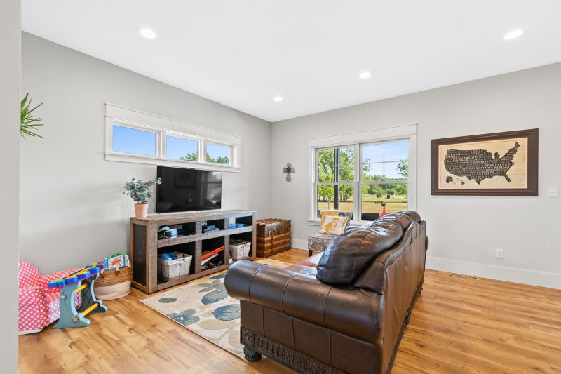 606 Venture Lane NE - Photo 25