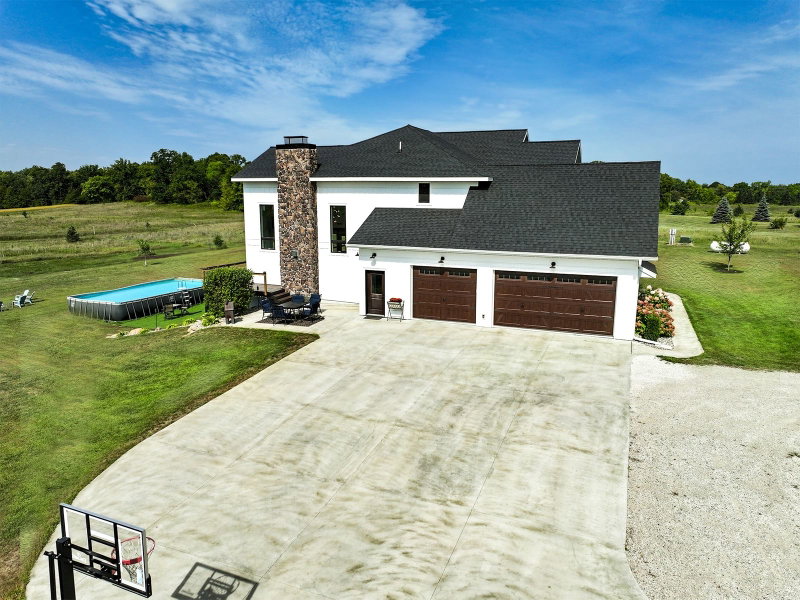 606 Venture Lane NE - Photo 9