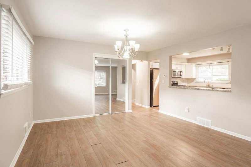 6418 Knoll Street N - Photo 3