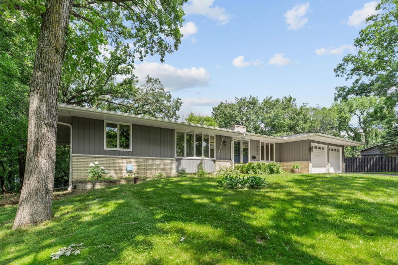 5010 Diane Drive - Photo 3