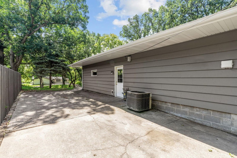 5010 Diane Drive - Photo 7