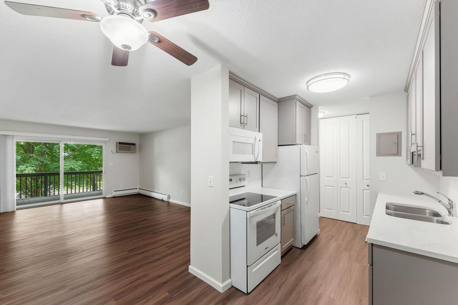 2800 Hamline Avenue N #216