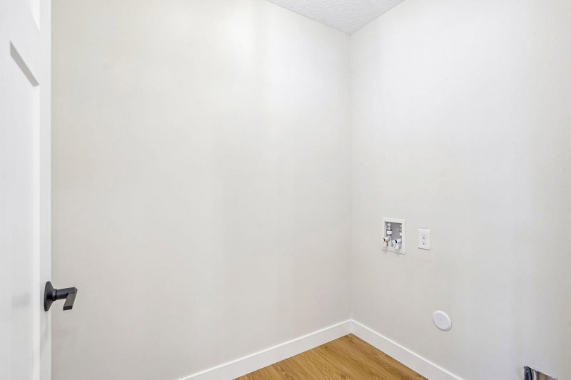 1005 2nd Street SE - Photo 18