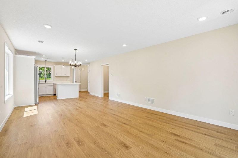 1005 2nd Street SE - Photo 9