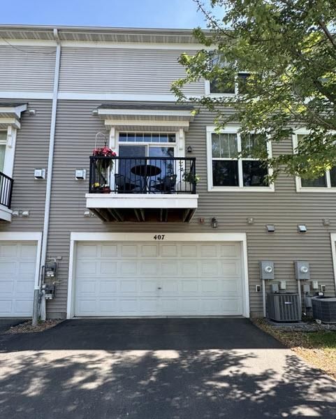 407 Lookout Place NE - Photo 3