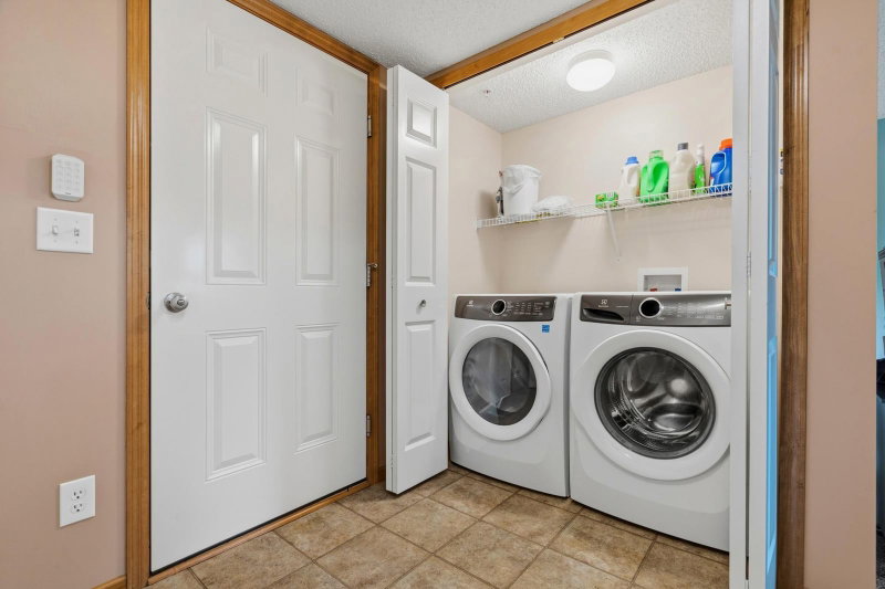 407 Lookout Place NE - Photo 26
