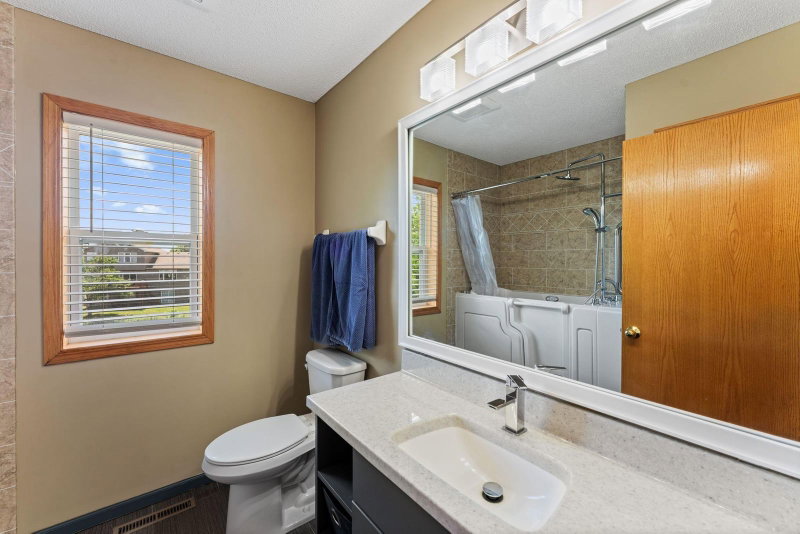 3309 Carnation Avenue N - Photo 23