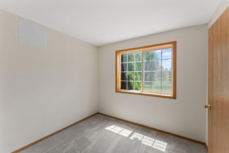 3309 Carnation Avenue N - Photo 32