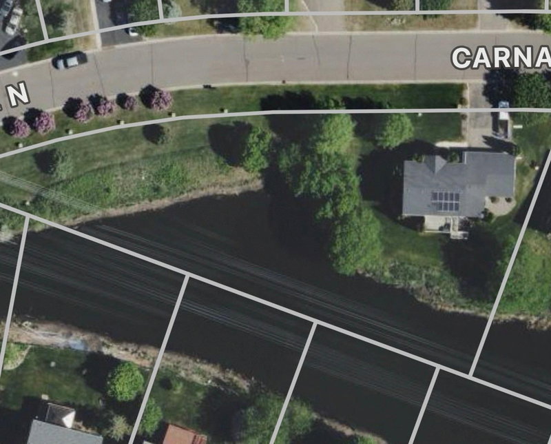 3309 Carnation Avenue N - Photo 36