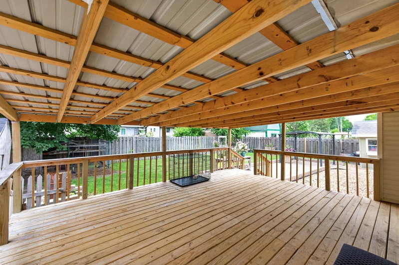 6709 Brunswick Avenue N - Photo 37