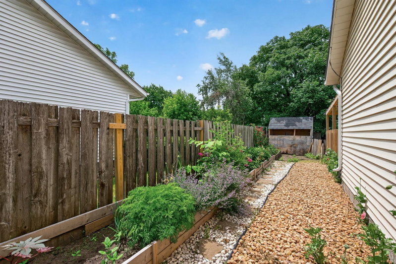 6709 Brunswick Avenue N - Photo 46