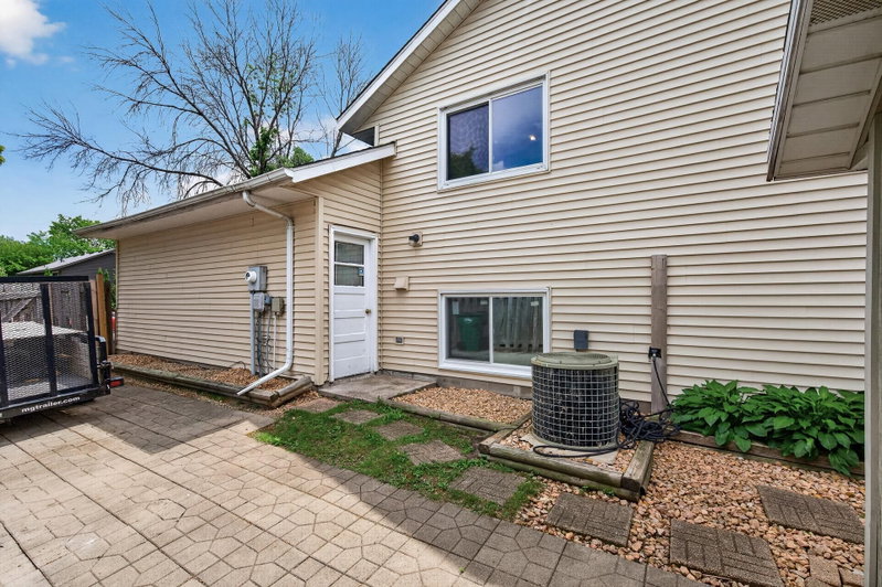 6709 Brunswick Avenue N - Photo 47