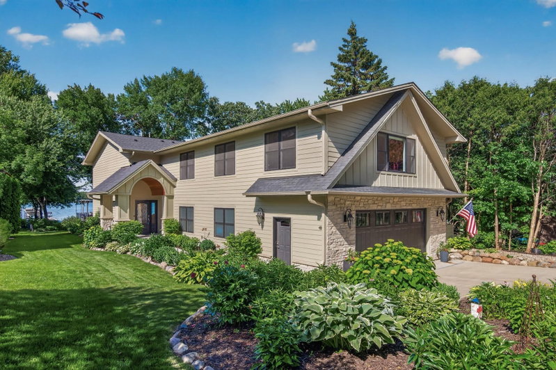 2790 S Shore Drive - Photo 2