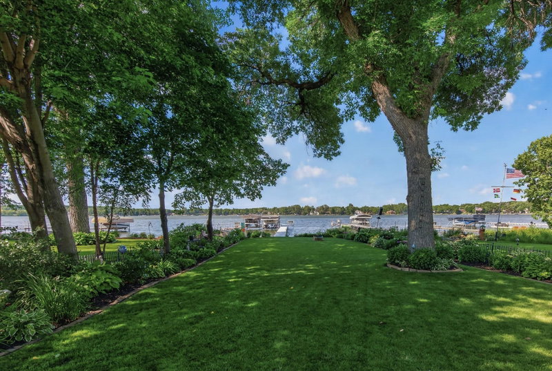 2790 S Shore Drive - Photo 37