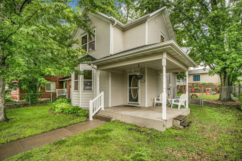 212 3rd Avenue N