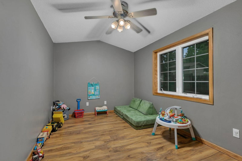 212 3rd Avenue N - Photo 11