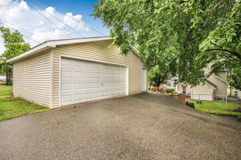 212 3rd Avenue N - Photo 27