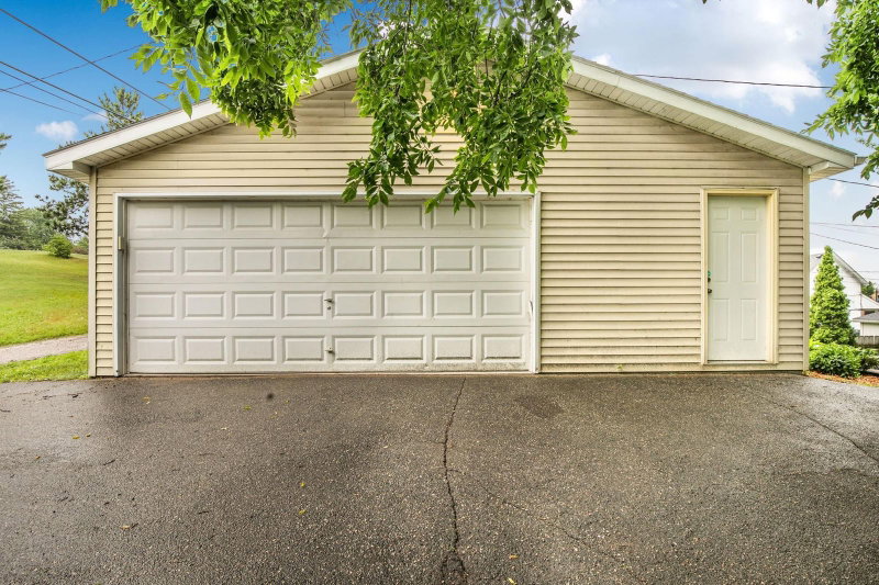 212 3rd Avenue N - Photo 28