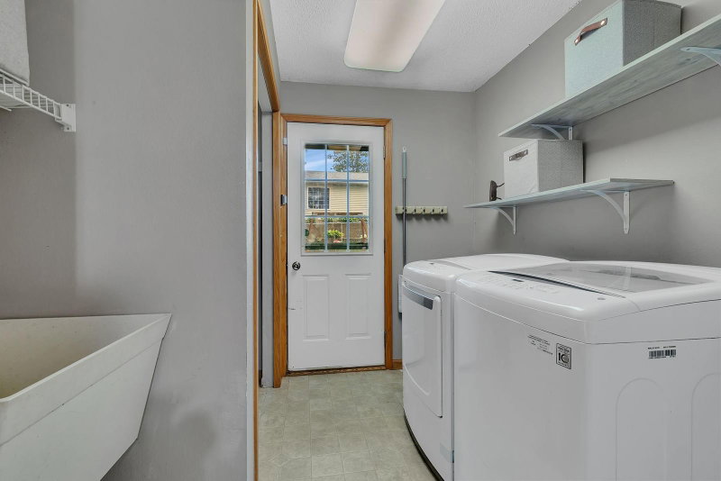 212 3rd Avenue N - Photo 9