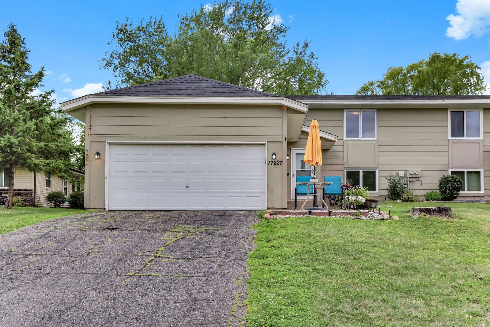 17627 Ionia Court