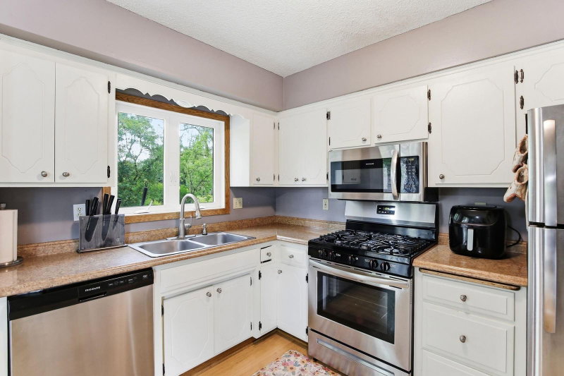 17627 Ionia Court - Photo 12