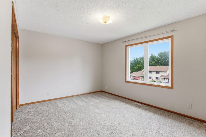 17627 Ionia Court - Photo 14