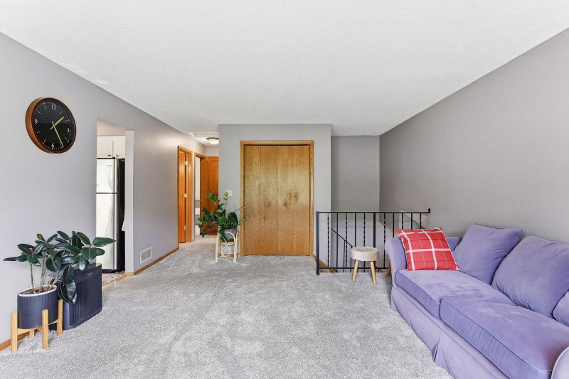 17627 Ionia Court - Photo 6