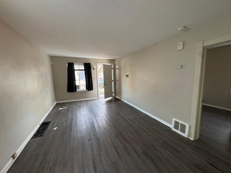 633 Parkway Drive - Photo 4
