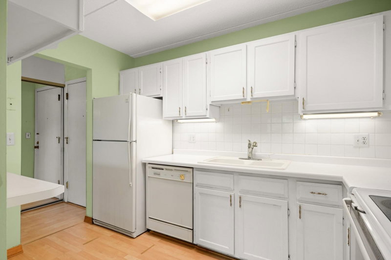 10501 Cedar Lake Road #413 - Photo 18