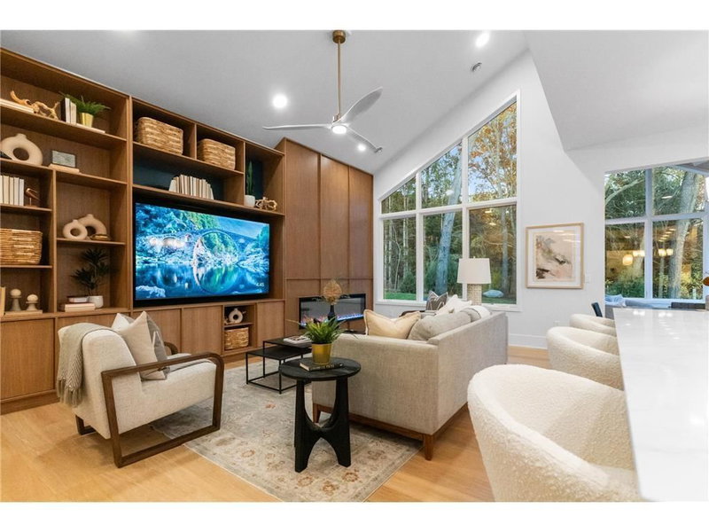 931X W 134th Street - Photo 2