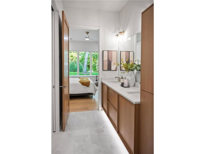 931X W 134th Street - Photo 12