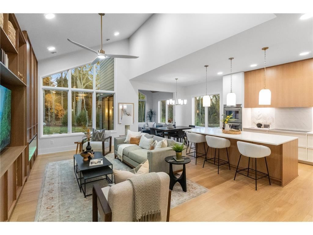 931X W 134th Street