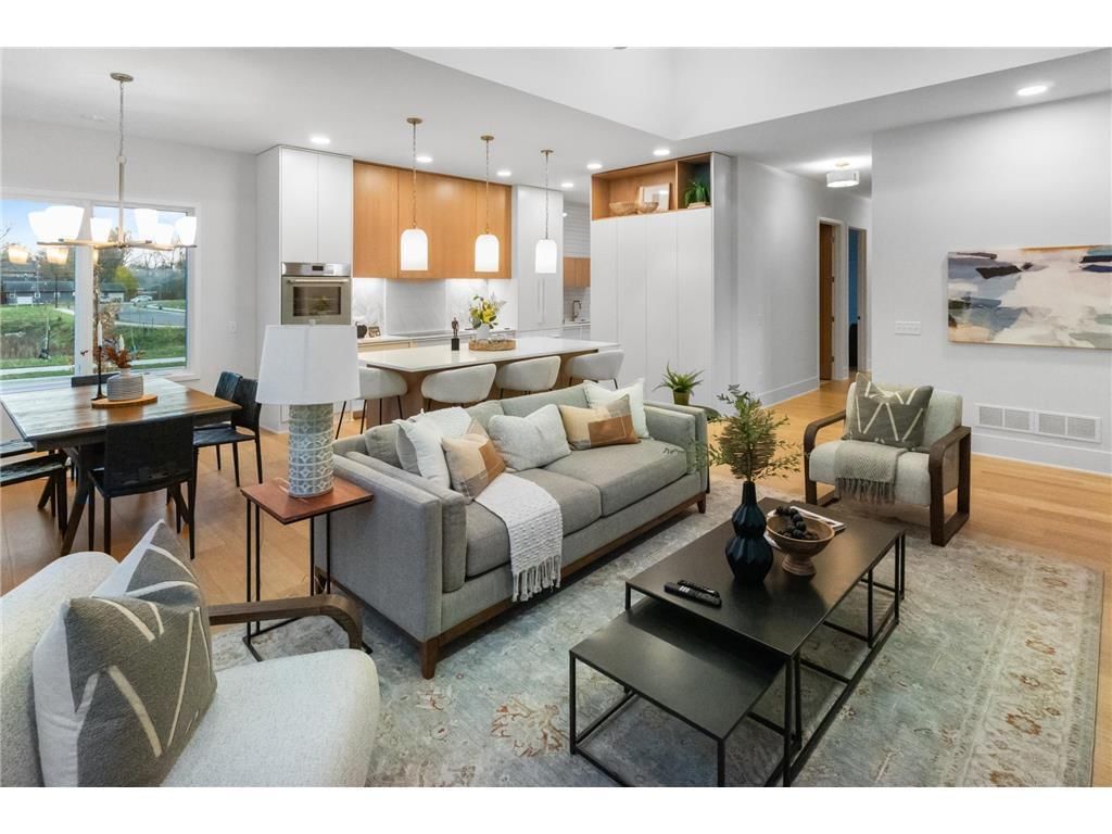 931X W 134th Street