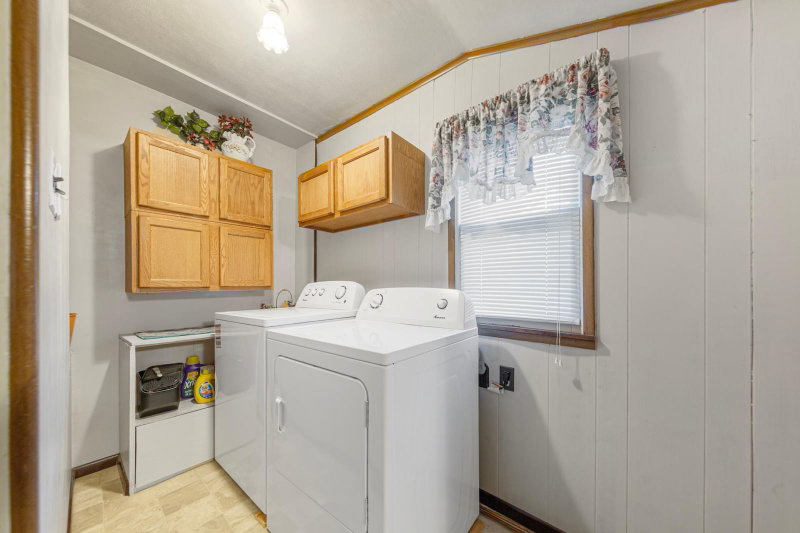 533 9th Street NW - Photo 11
