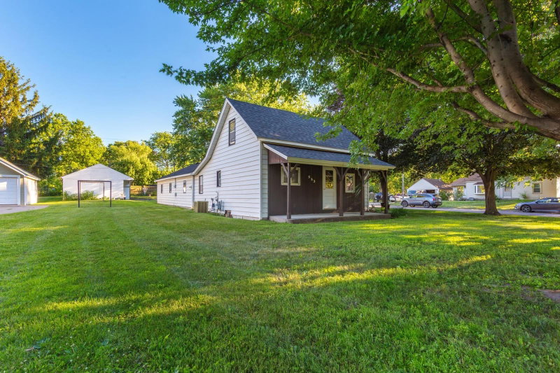 533 9th Street NW - Photo 22