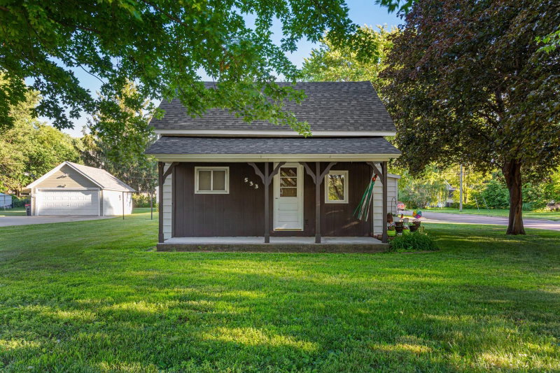 533 9th Street NW - Photo 23