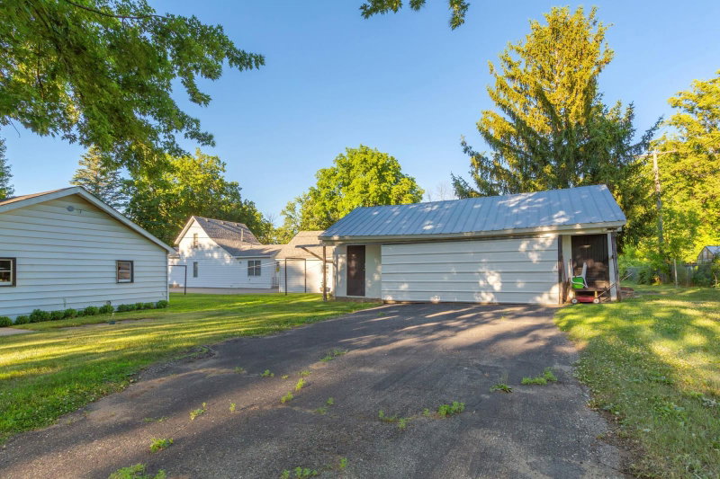 533 9th Street NW - Photo 25