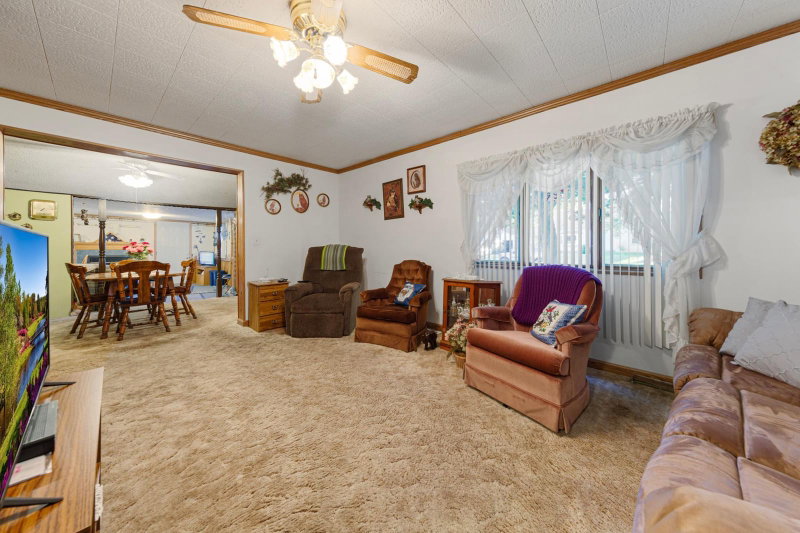 533 9th Street NW - Photo 6