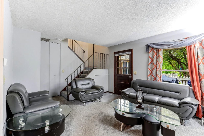 6877 Grenwich Lane N - Photo 3