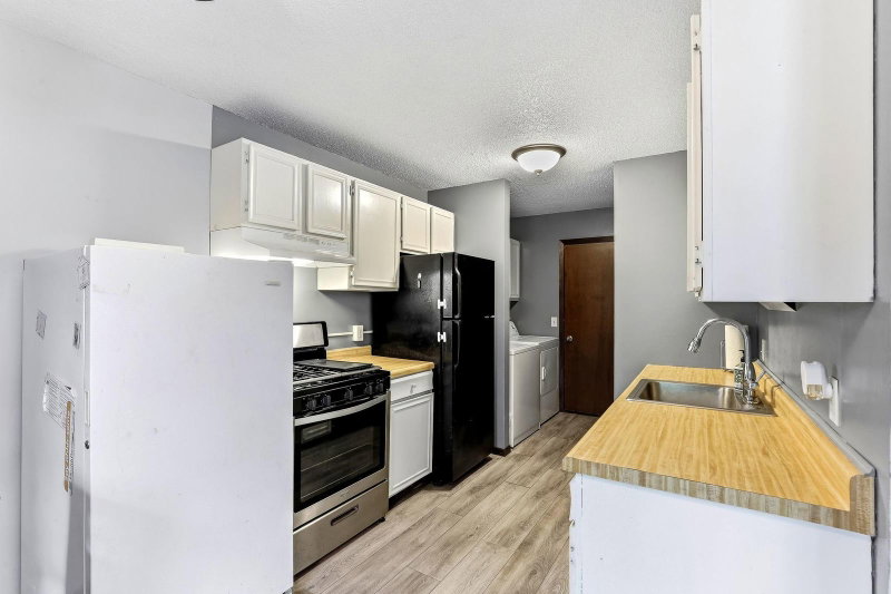 6877 Grenwich Lane N - Photo 6
