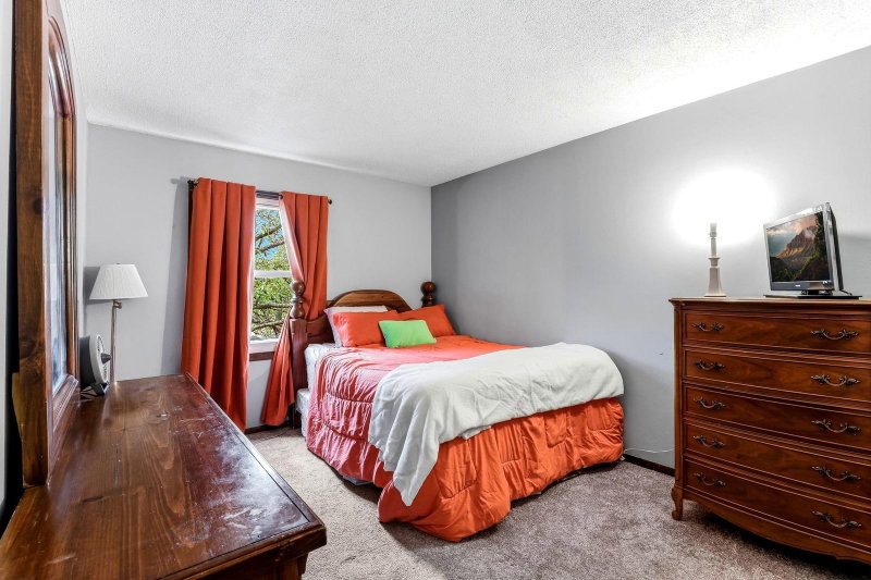 6877 Grenwich Lane N - Photo 7