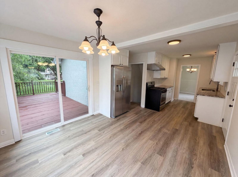 1695 Abell Street - Photo 2