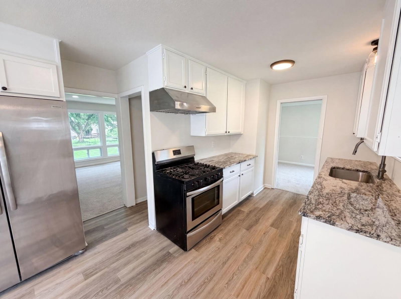 1695 Abell Street - Photo 6