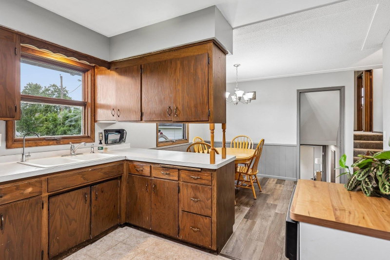 1720 69th Avenue N - Photo 14