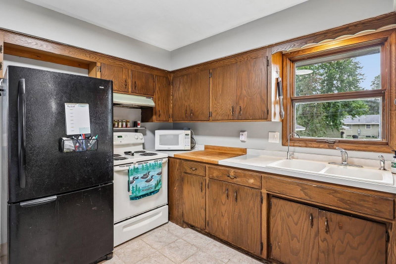 1720 69th Avenue N - Photo 15