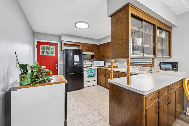 1720 69th Avenue N - Photo 16