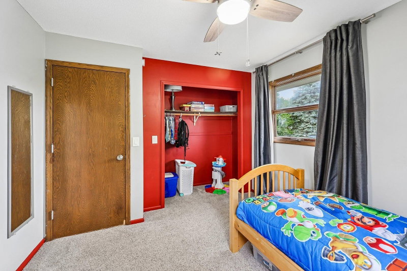 1720 69th Avenue N - Photo 19