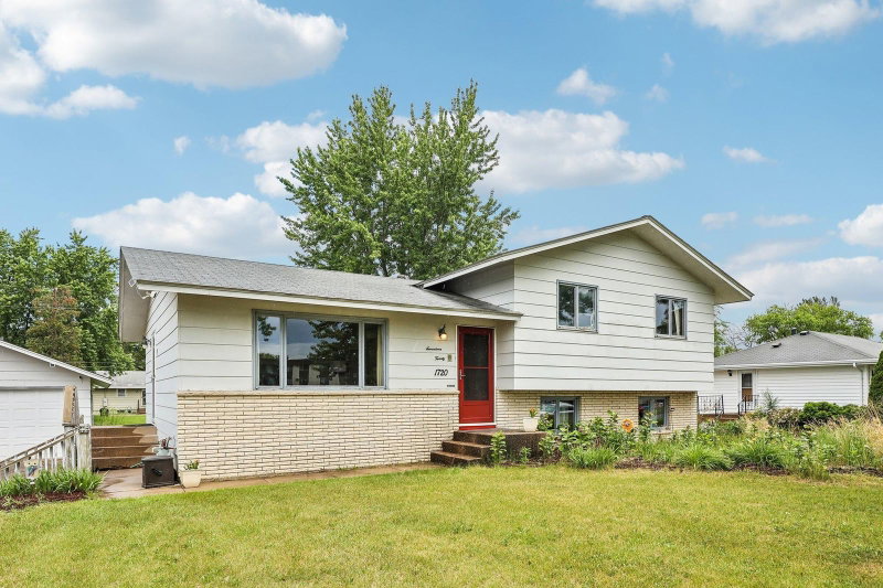 1720 69th Avenue N - Photo 3