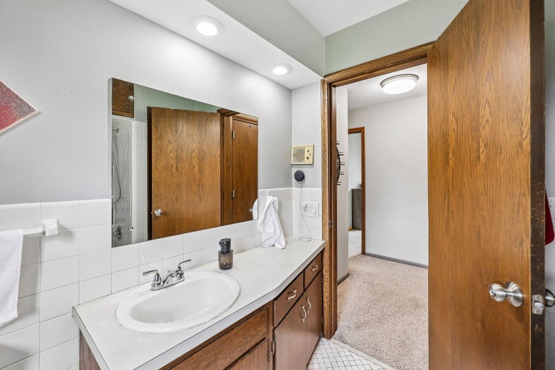 1720 69th Avenue N - Photo 22
