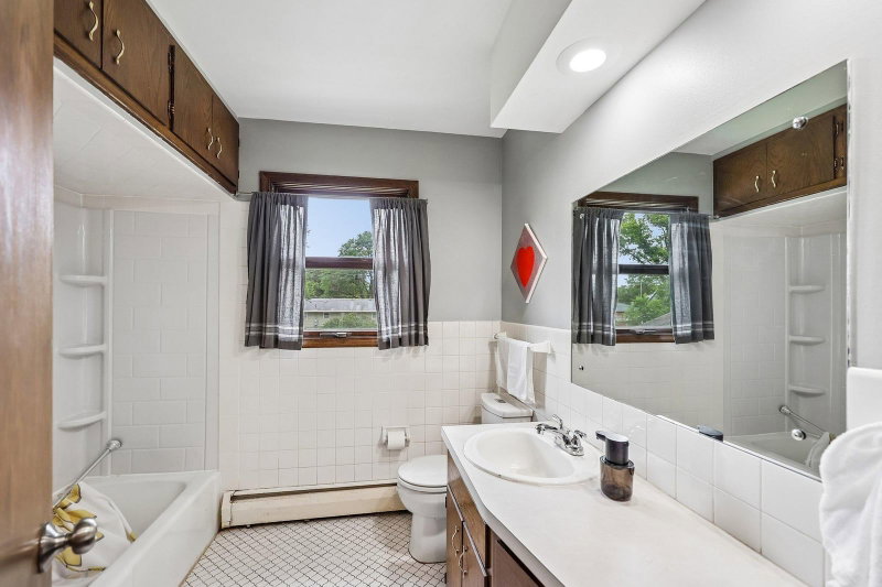 1720 69th Avenue N - Photo 23